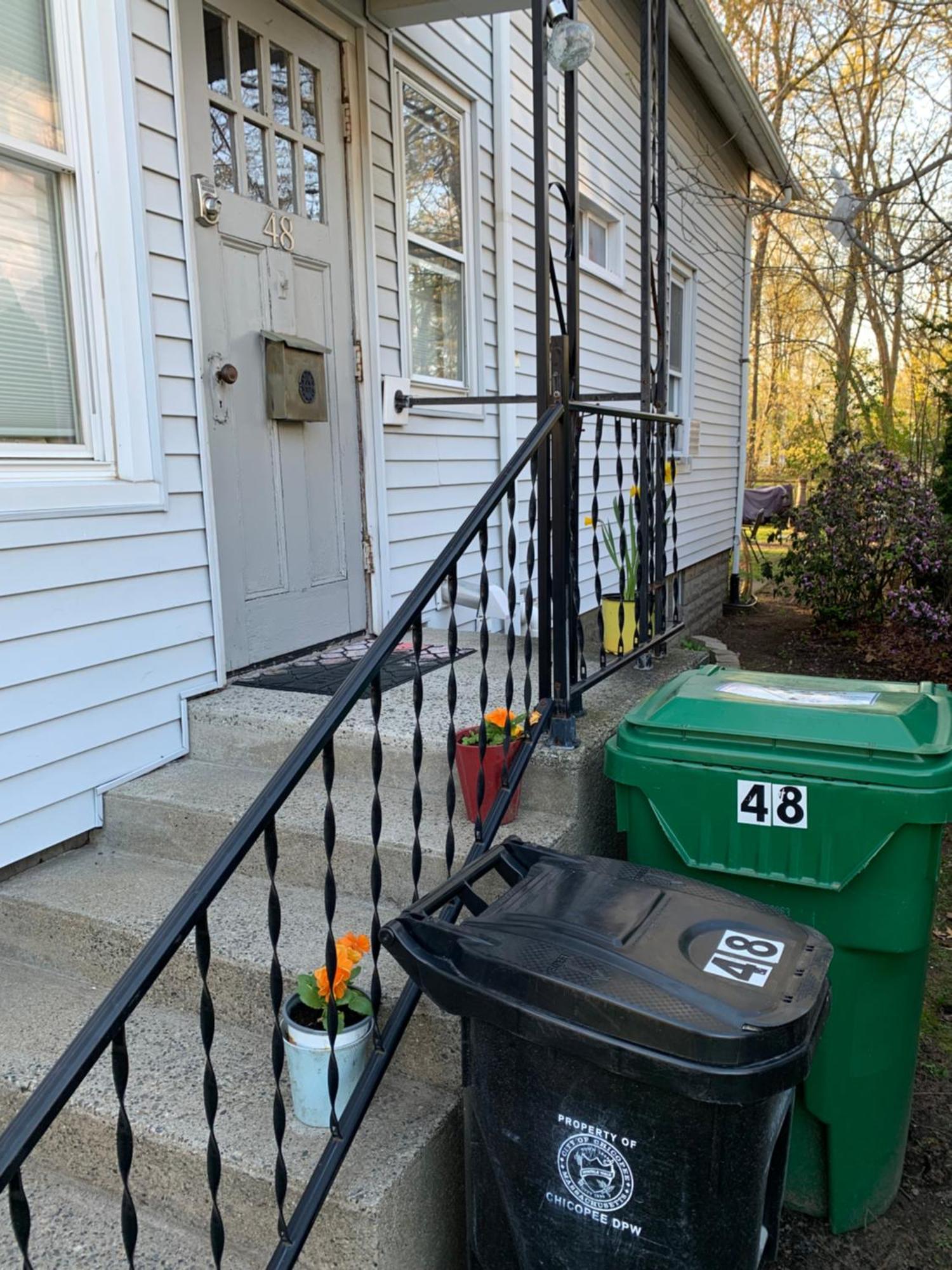 Cozy 2Nd Floor Apartment With Private Entrance Chicopee Exterior foto